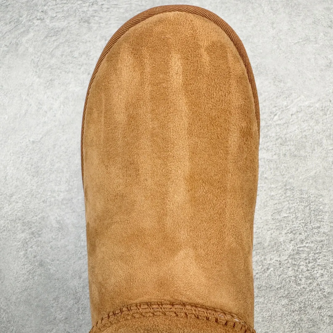 Pick up locally💰520 UGG 6222 Classic short-cut autumn and winter sheepskin and fur integrated snow boots. All shoes are made from the same factory as ZP. Longfeng A-grade Australian imported sheepskin and fur integrated men's and women's boots. Brand OEM production line. Fully follow the ZP process. OEM original pattern maker. Adhering to the principle of no original shoes and no development selection. Pay attention to every detail. The most authentic version on the market. TREADLITE "Light Wing" technology outsole. Lightweight/durable/flexible/pile size: 35 36 37 38 39 40 41 42 43 44 45 Coding: by2936070
